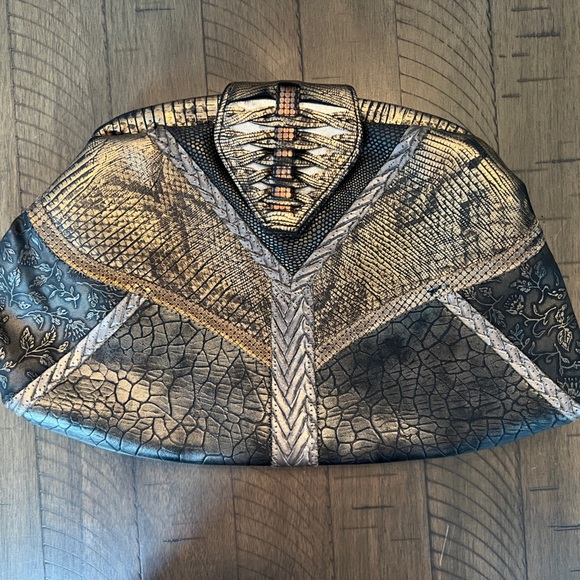 Handbags - Vintage Metallic Faux Snakeskin Clutch/Shoulder purse LIKE NEW